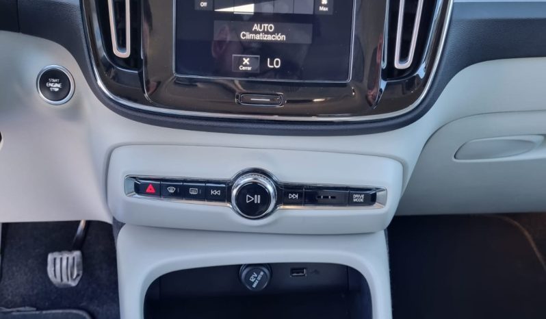 Volvo XC40 2,0 150cv Momentum full