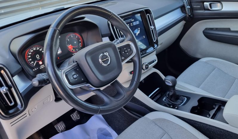 Volvo XC40 2,0 150cv Momentum full